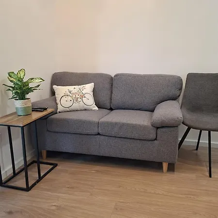 - New アパート スプリト