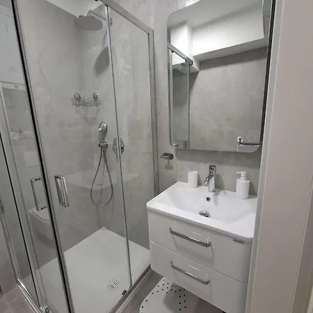 - New * スプリト